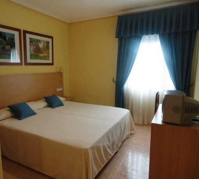 Hotel Mirador Velilla de San Antonio Extérieur photo