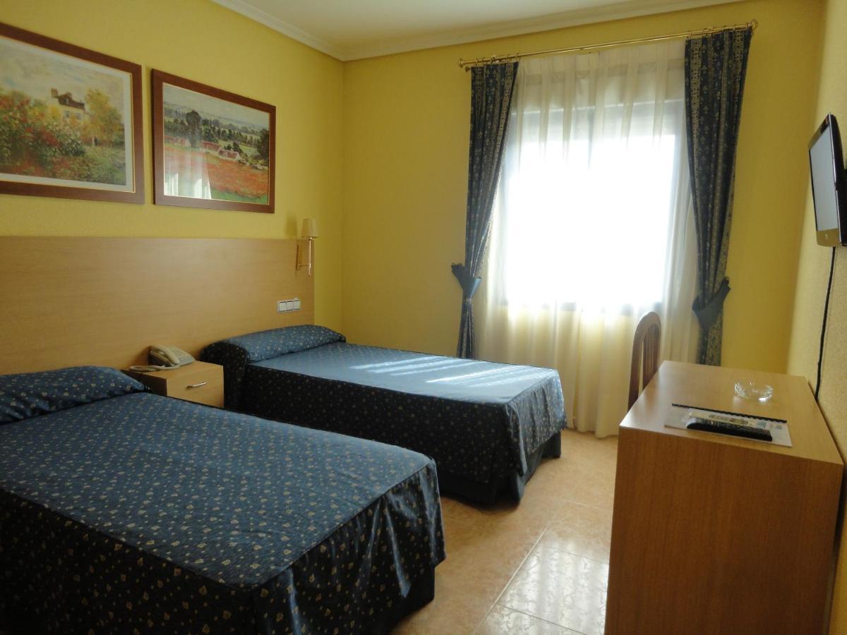 Hotel Mirador Velilla de San Antonio Chambre photo